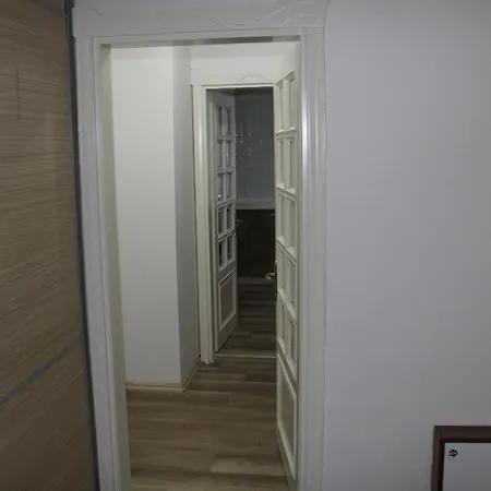 Abbasi Aparthotel 4*